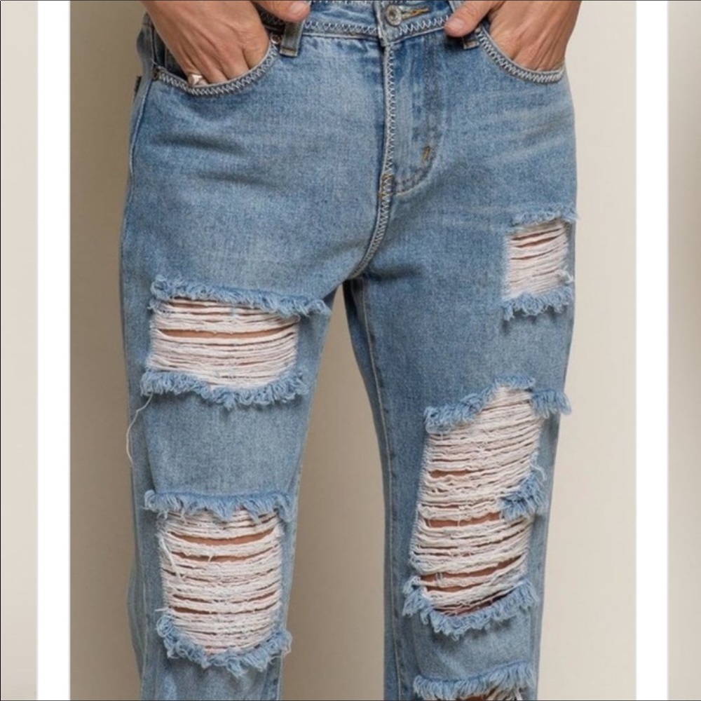💃🏻Brooklyn Boyfriend Distreesed Jeans - Picture 6 of 10